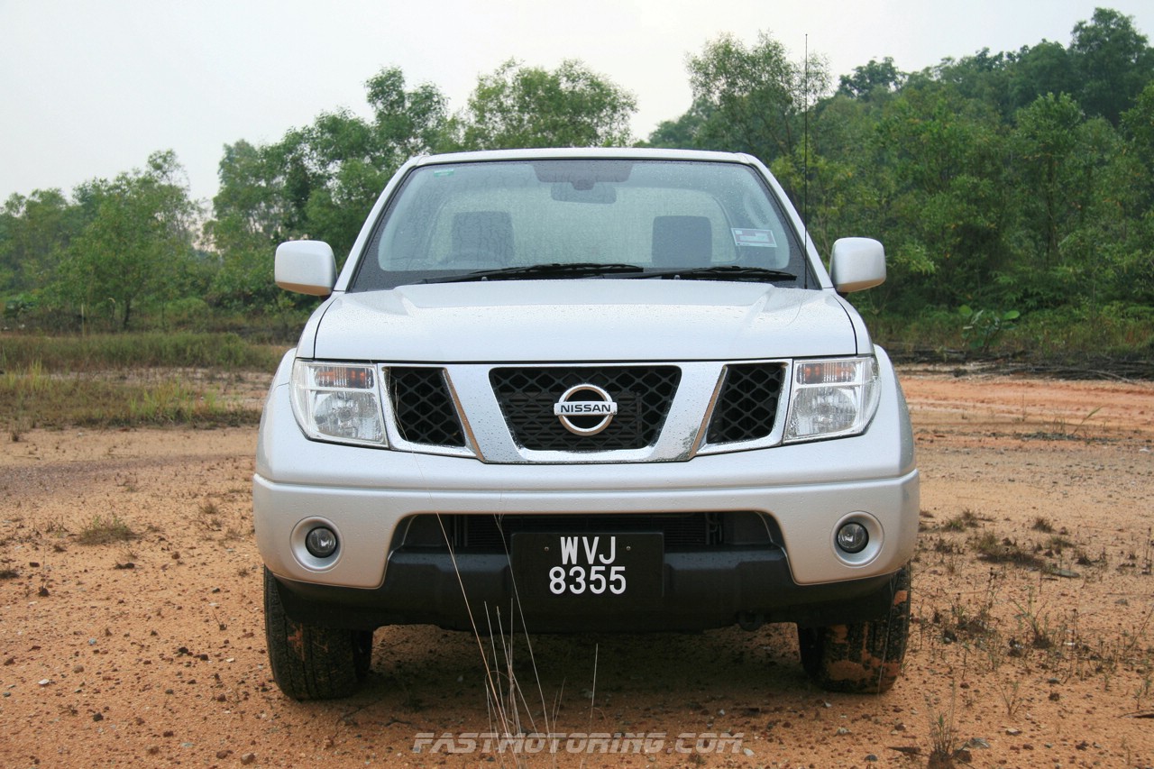 Nissan navara 2011 in malaysia #2