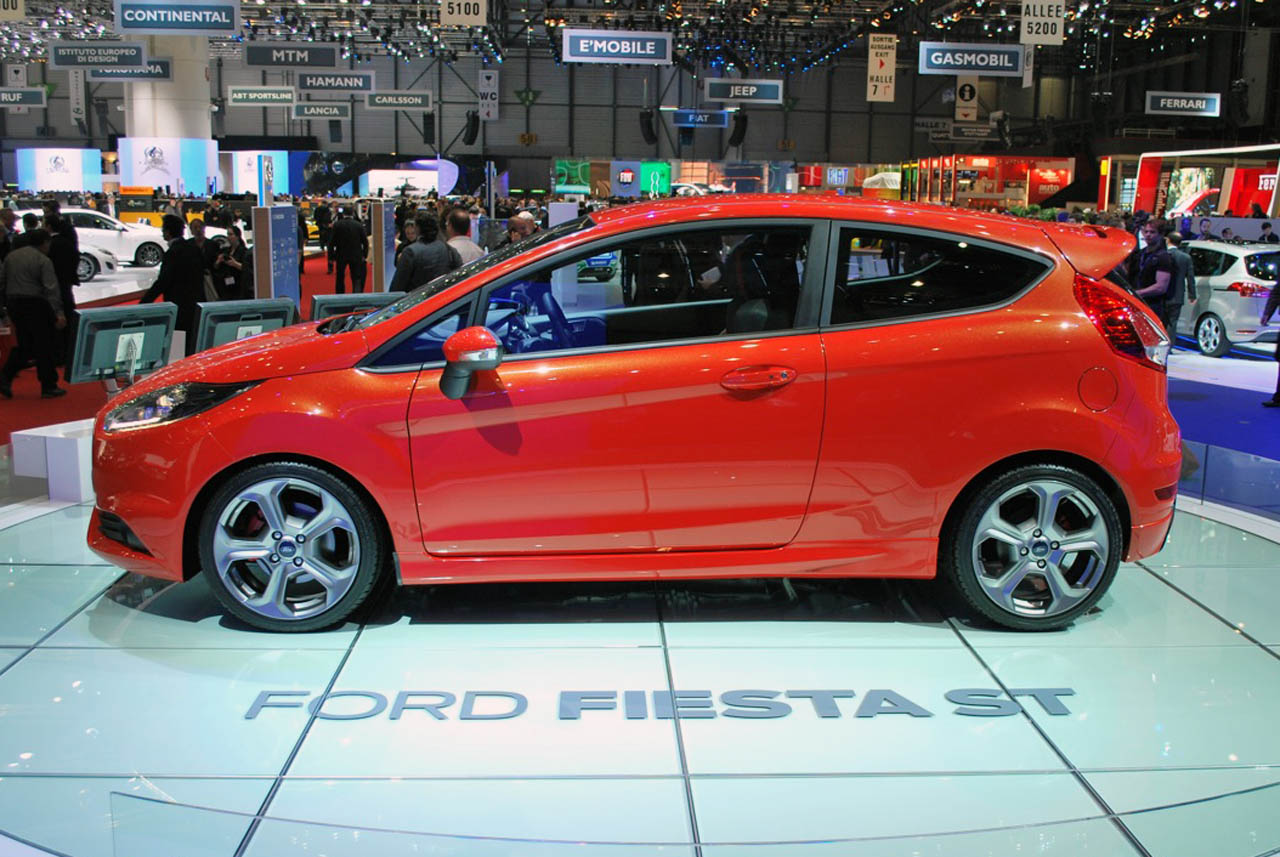 Ford Fiesta St пятидверный